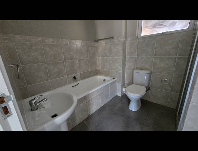 2 BEDROOM SECTIONAL TITLE FOR SALE IN NORTON SMALL FARMS